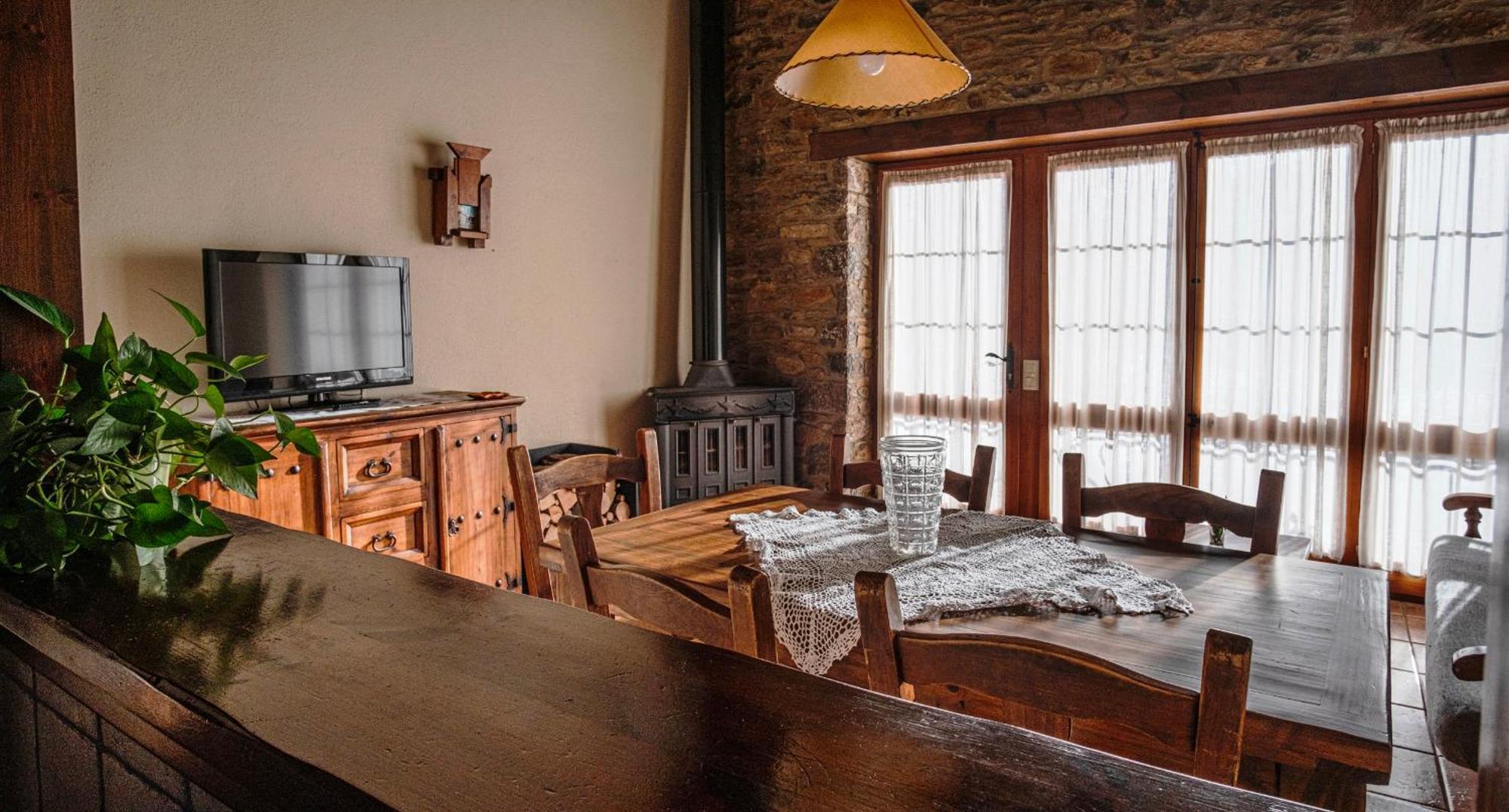Can Tubau - Casa Rural - Apartaments Campelles Екстериор снимка