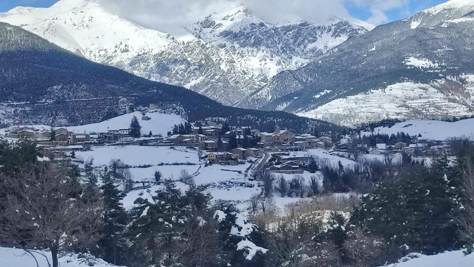 Can Tubau - Casa Rural - Apartaments Campelles Екстериор снимка